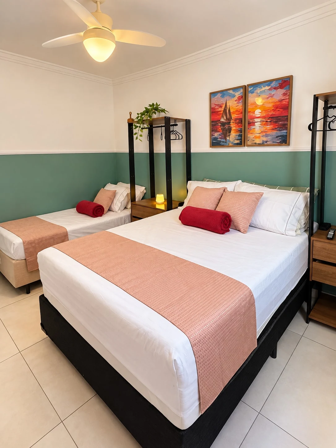 Bedroom with double bed, beachfront apartment in Praia Grande