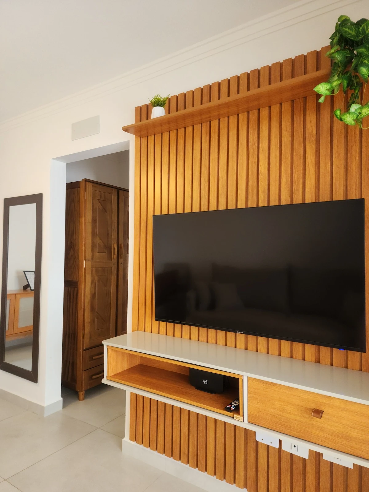 Living room Smart TV, beachfront apartment in Praia Grande