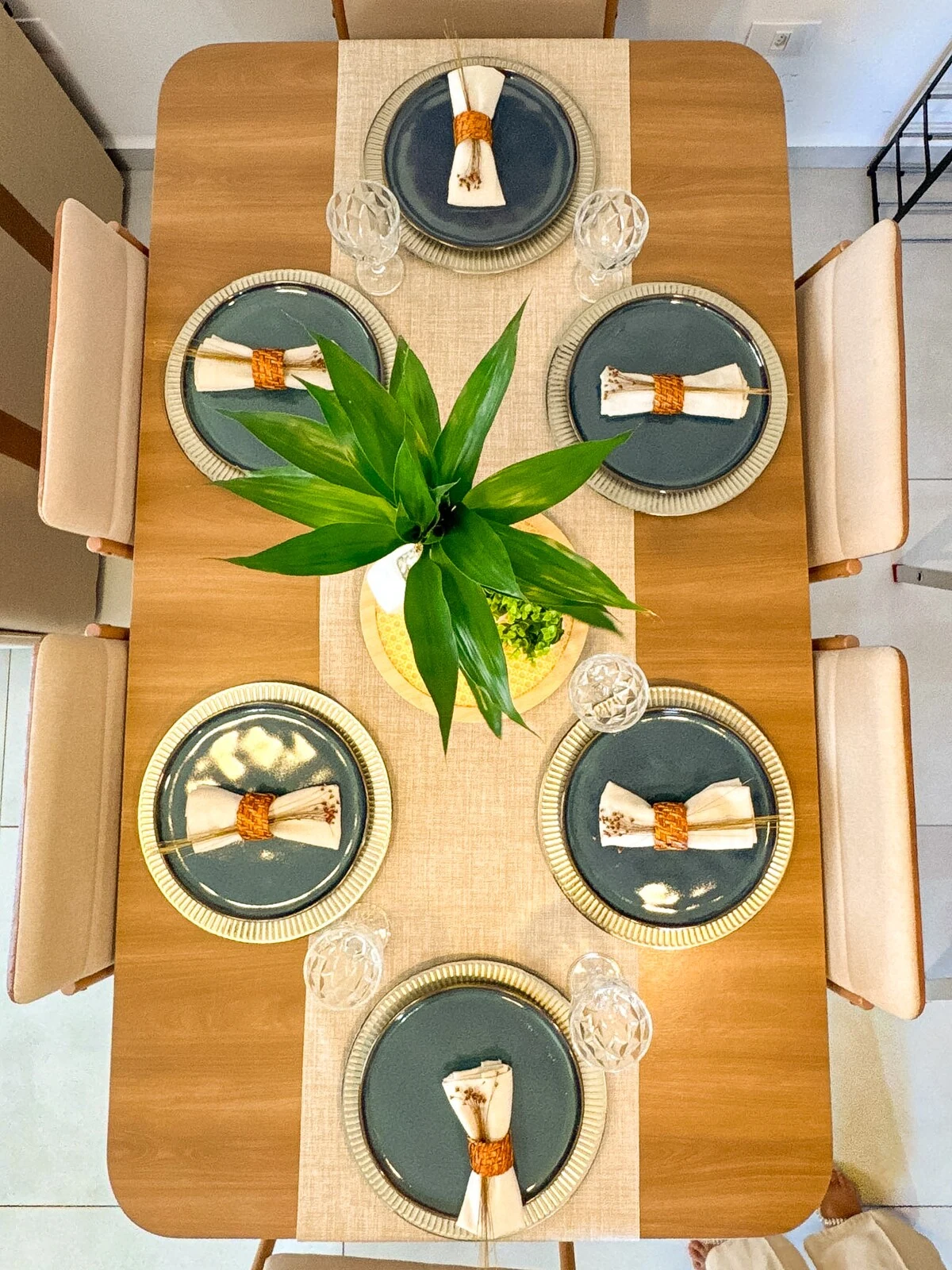 Set table, beachfront apartment in Praia Grande