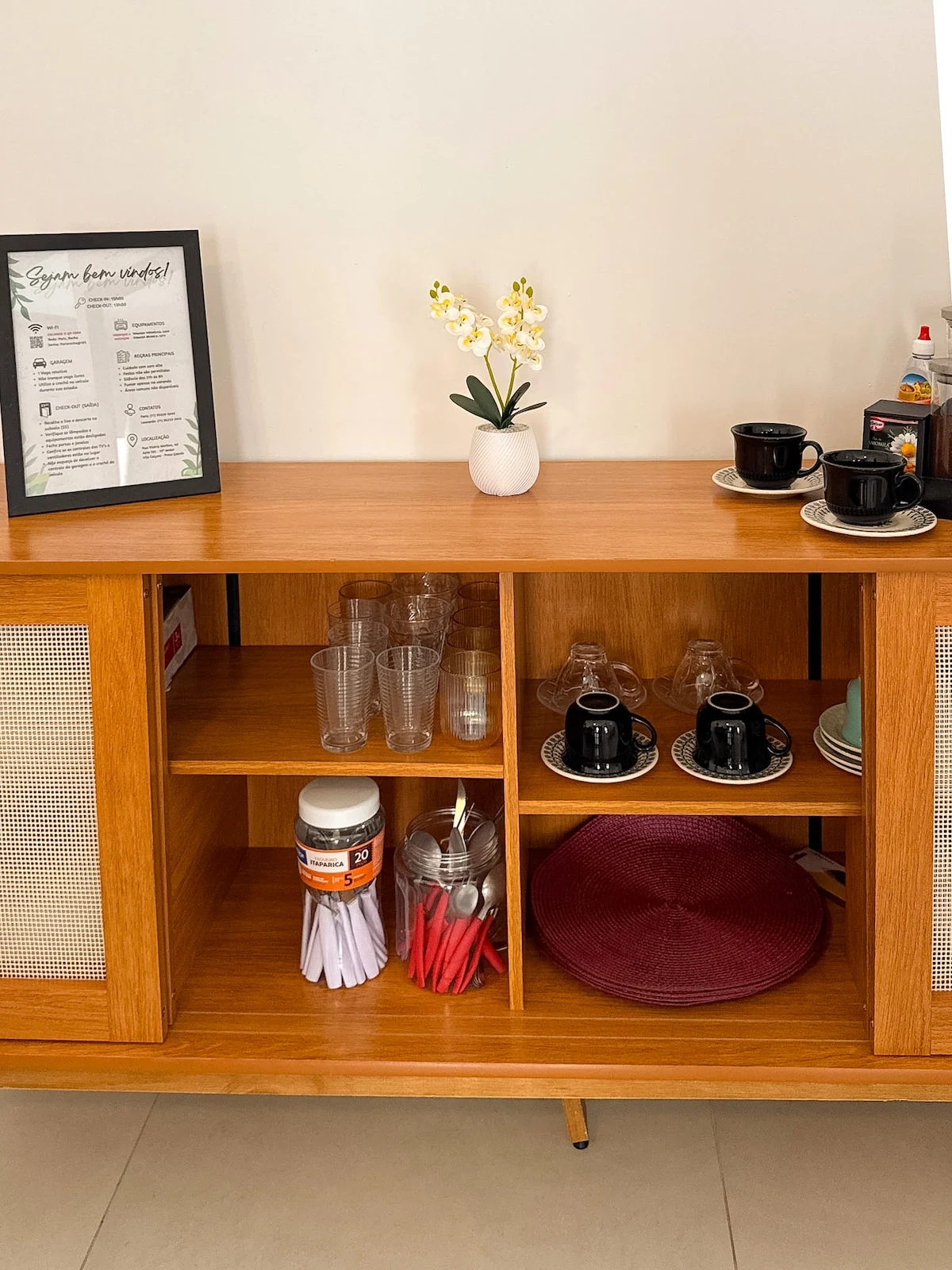 Dishes and sideboard, beachfront apartment in Praia Grande