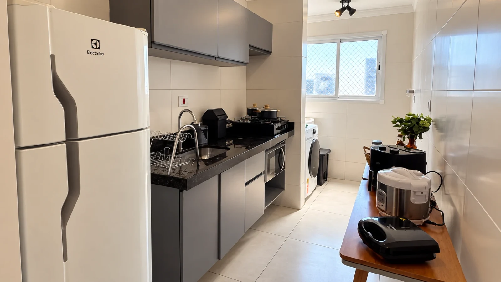 Equipped kitchen, beachfront apartment in Praia Grande