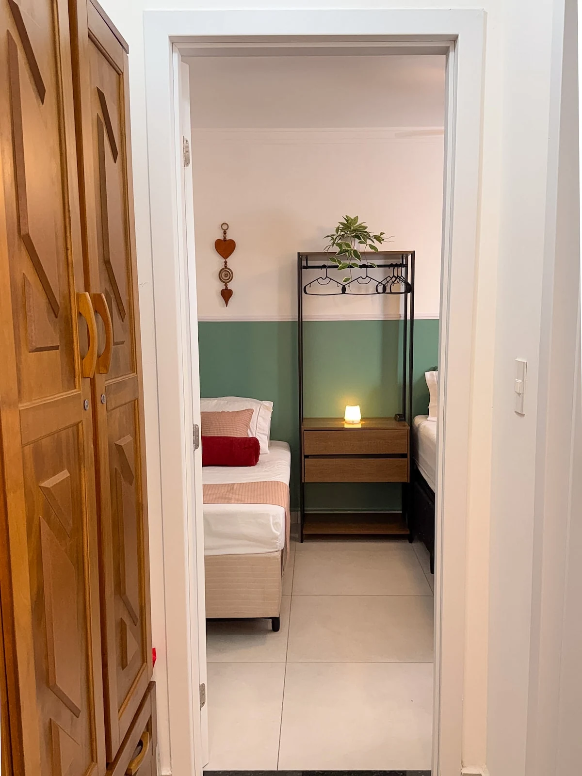 Bedroom closet, beachfront apartment in Praia Grande